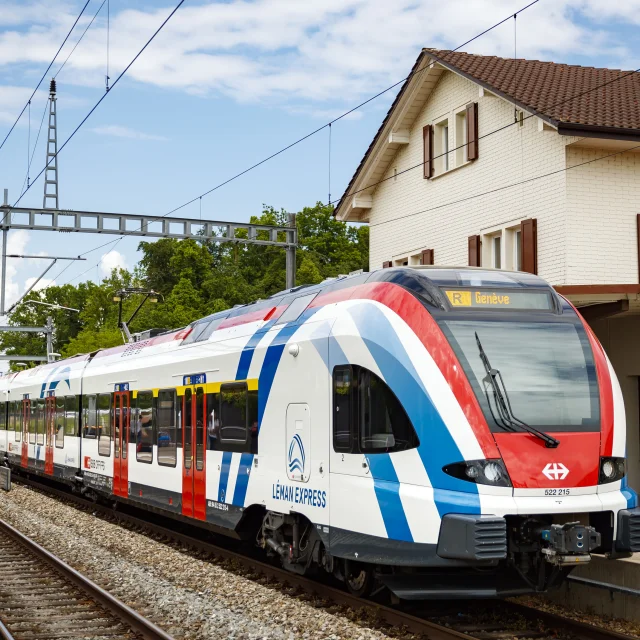 Coppet SBB station this Tuesday, May 8, 2018 in Coppet. (KEYSTONE/Valentin Flauraud)