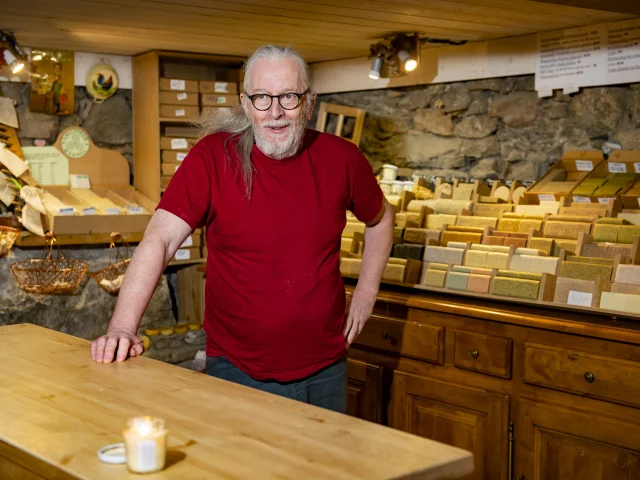 Visite de la savonnerie Marinel. Jean-Luc Le Toquin et son fils. Marin, Haute Savoie, 1er mars 2021.